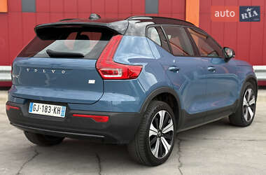 Внедорожник / Кроссовер Volvo XC40 2022 в 