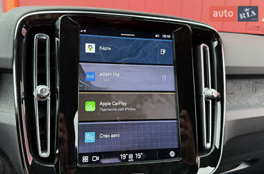 Внедорожник / Кроссовер Volvo XC40 2022 в 