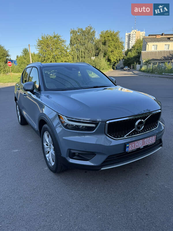 Внедорожник / Кроссовер Volvo XC40 2020 в 