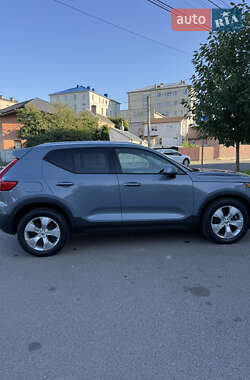 Внедорожник / Кроссовер Volvo XC40 2020 в 