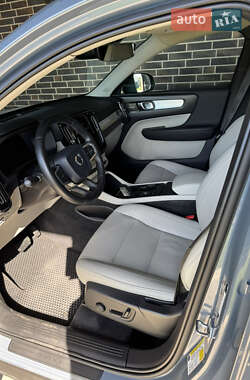 Внедорожник / Кроссовер Volvo XC40 2020 в 