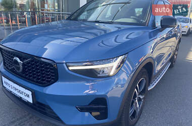 Внедорожник / Кроссовер Volvo XC40 2024 в Киеве
