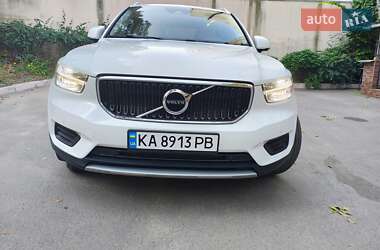 Внедорожник / Кроссовер Volvo XC40 2019 в 