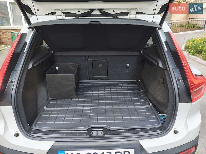 Позашляховик / Кросовер Volvo XC40 2019 в Києві