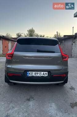 Внедорожник / Кроссовер Volvo XC40 2020 в 