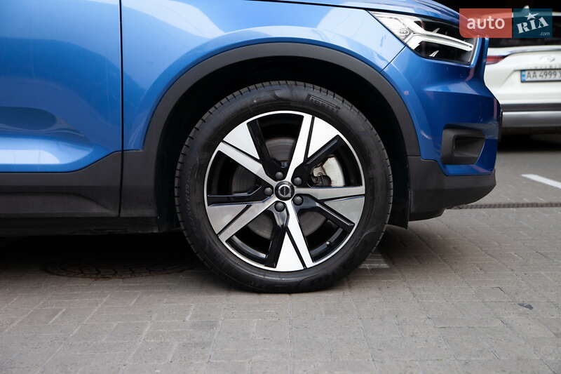 Внедорожник / Кроссовер Volvo XC40 2021 в Киеве