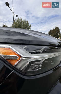 Внедорожник / Кроссовер Volvo XC40 2021 в 