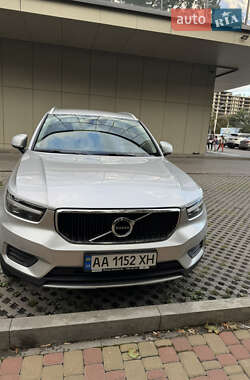 Внедорожник / Кроссовер Volvo XC40 2018 в 