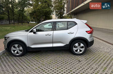 Внедорожник / Кроссовер Volvo XC40 2018 в 