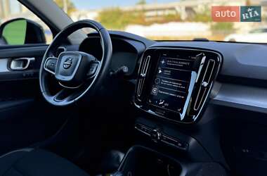 Внедорожник / Кроссовер Volvo XC40 2019 в 