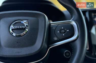 Внедорожник / Кроссовер Volvo XC40 2019 в 