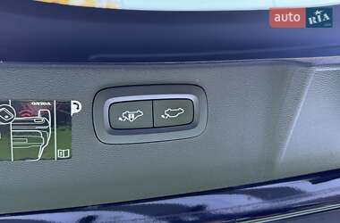 Внедорожник / Кроссовер Volvo XC40 2019 в 
