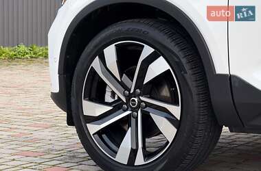 Внедорожник / Кроссовер Volvo XC40 2024 в 