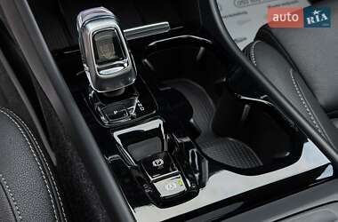 Внедорожник / Кроссовер Volvo XC40 2024 в 