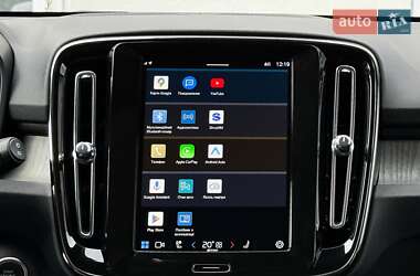 Внедорожник / Кроссовер Volvo XC40 2024 в 
