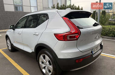 Внедорожник / Кроссовер Volvo XC40 2019 в 
