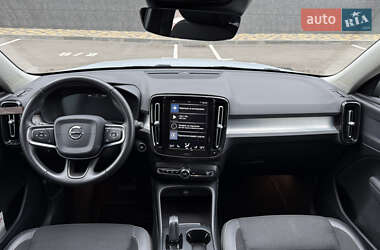 Внедорожник / Кроссовер Volvo XC40 2019 в 
