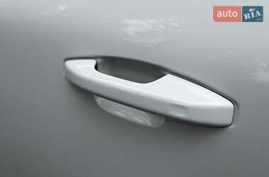 Внедорожник / Кроссовер Volvo XC40 2018 в 