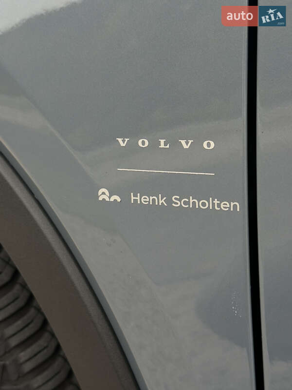 Внедорожник / Кроссовер Volvo XC40 2023 в Днепре