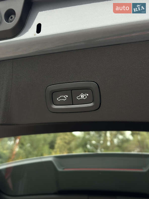 Внедорожник / Кроссовер Volvo XC40 2023 в Днепре