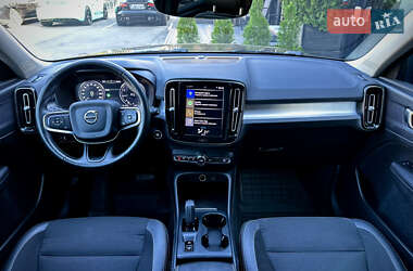 Внедорожник / Кроссовер Volvo XC40 2020 в 