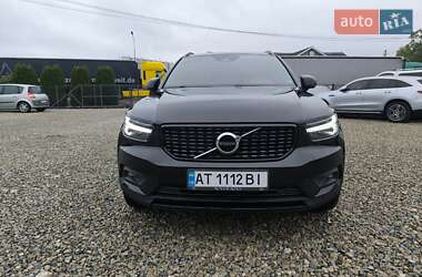 Позашляховик / Кросовер Volvo XC40 2018 в 