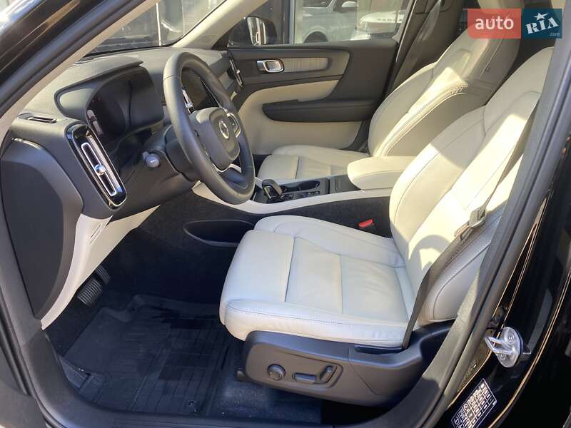 Внедорожник / Кроссовер Volvo XC40 2022 в Одессе