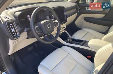 Внедорожник / Кроссовер Volvo XC40 2022 в 