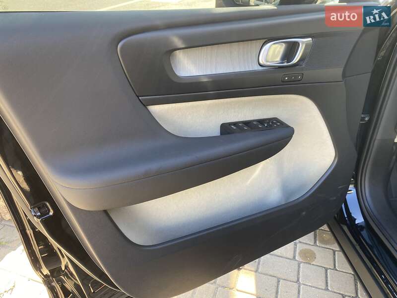 Внедорожник / Кроссовер Volvo XC40 2022 в Одессе