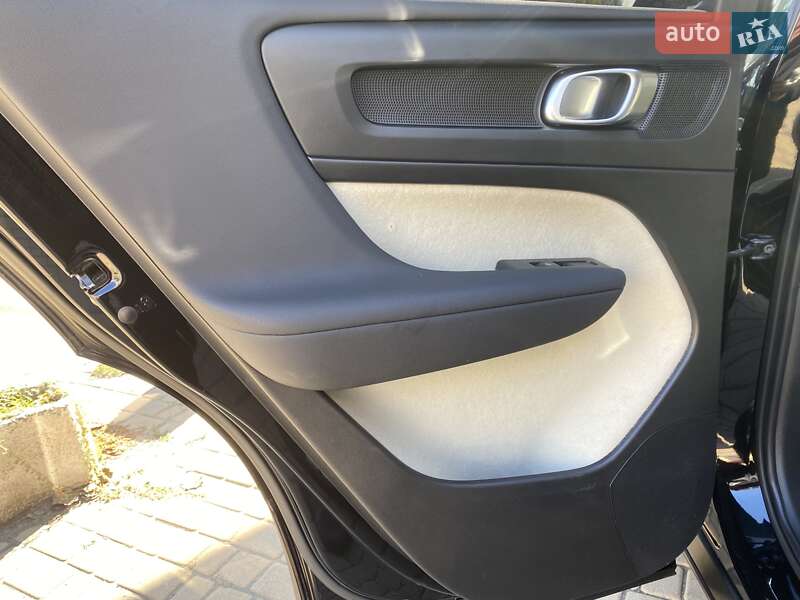 Внедорожник / Кроссовер Volvo XC40 2022 в Одессе