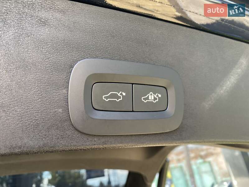 Внедорожник / Кроссовер Volvo XC40 2022 в Одессе