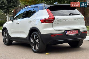 Внедорожник / Кроссовер Volvo XC40 2024 в 