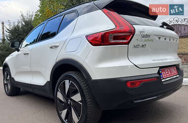 Внедорожник / Кроссовер Volvo XC40 2024 в 