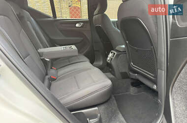 Внедорожник / Кроссовер Volvo XC40 2024 в 