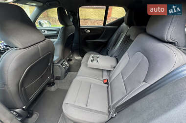 Внедорожник / Кроссовер Volvo XC40 2024 в 