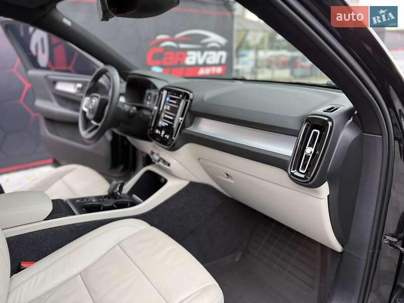 Внедорожник / Кроссовер Volvo XC40 2022 в Днепре фото 28 Внедорожник / Кроссовер Volvo XC40 2022 в Днепре