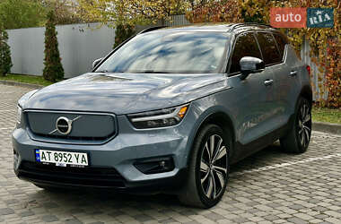 Внедорожник / Кроссовер Volvo XC40 2021 в 