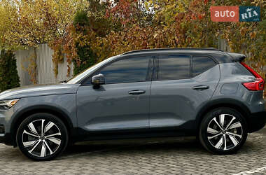 Внедорожник / Кроссовер Volvo XC40 2021 в 