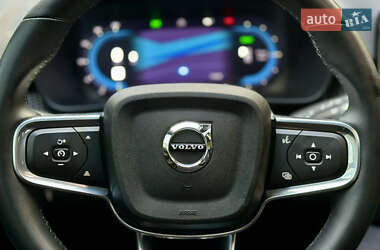 Внедорожник / Кроссовер Volvo XC40 2021 в 