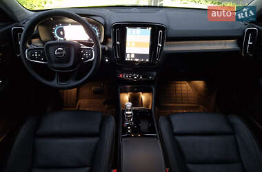 Позашляховик / Кросовер Volvo XC40 2024 в  фото 9 Позашляховик / Кросовер Volvo XC40 2024 в