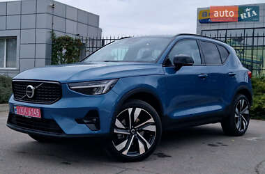 Позашляховик / Кросовер Volvo XC40 2024 в  фото 3 Позашляховик / Кросовер Volvo XC40 2024 в