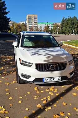 Внедорожник / Кроссовер Volvo XC40 2018 в 