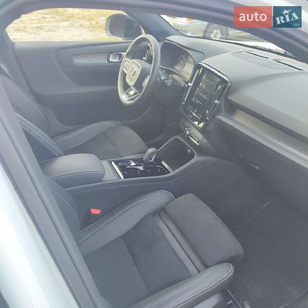 Внедорожник / Кроссовер Volvo XC40 2020 в Днепре фото 13 Внедорожник / Кроссовер Volvo XC40 2020 в Днепре