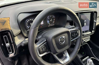 Позашляховик / Кросовер Volvo XC40 2018 в  фото 35 Позашляховик / Кросовер Volvo XC40 2018 в
