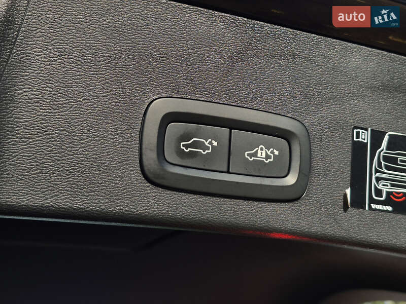 Позашляховик / Кросовер Volvo XC40 2021 в Львові