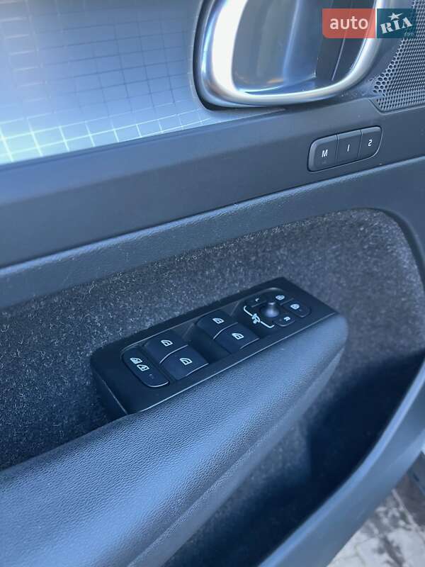 Внедорожник / Кроссовер Volvo XC40 2020 в Ивано-Франковске