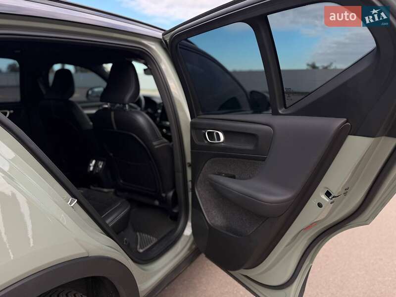 Внедорожник / Кроссовер Volvo XC40 2021 в Киеве фото 23 Внедорожник / Кроссовер Volvo XC40 2021 в Киеве