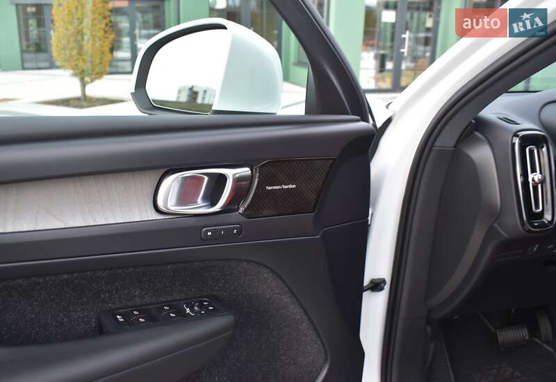 Позашляховик / Кросовер Volvo XC40 2018 в Києві фото 5 Позашляховик / Кросовер Volvo XC40 2018 в Києві