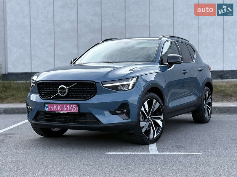 Внедорожник / Кроссовер Volvo XC40 2024 в Киеве