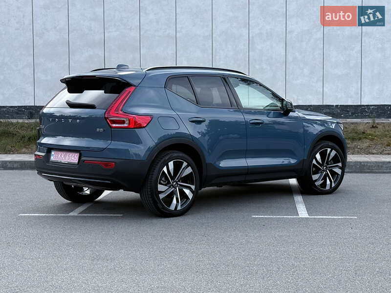Внедорожник / Кроссовер Volvo XC40 2024 в Киеве